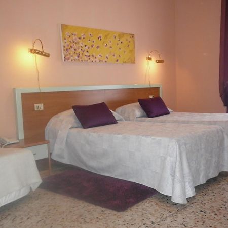 Hotel San Donnino Фиденца Номер фото