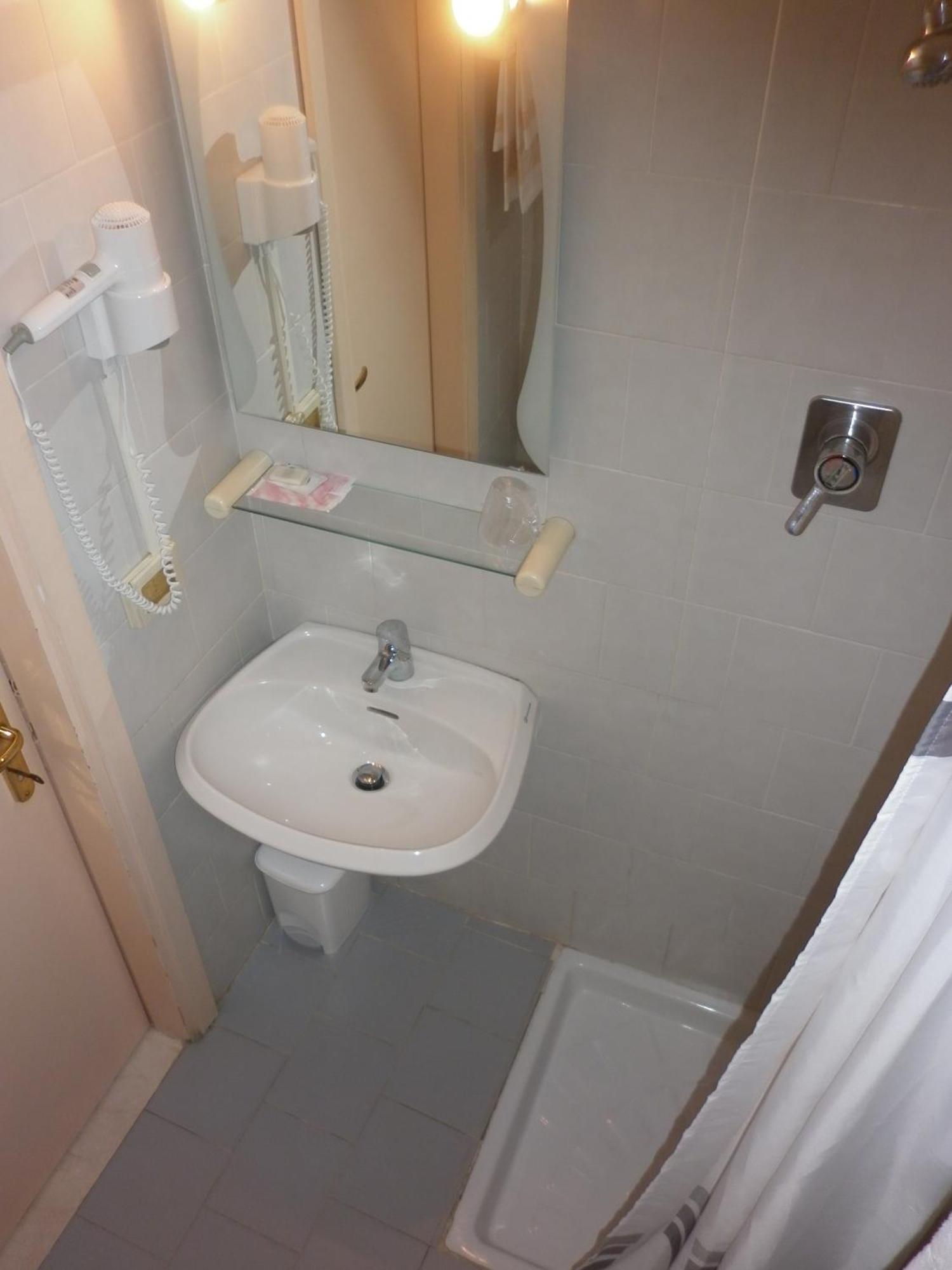Hotel San Donnino Фиденца Номер фото