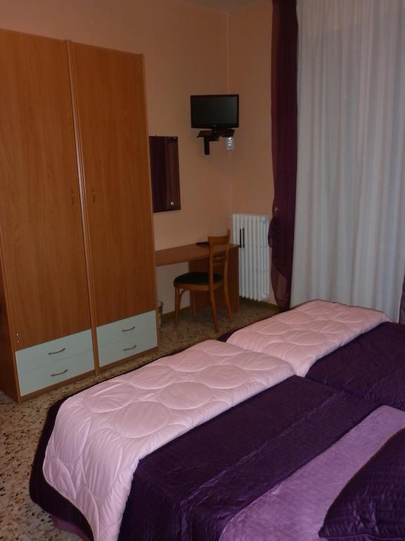 Hotel San Donnino Фиденца Номер фото
