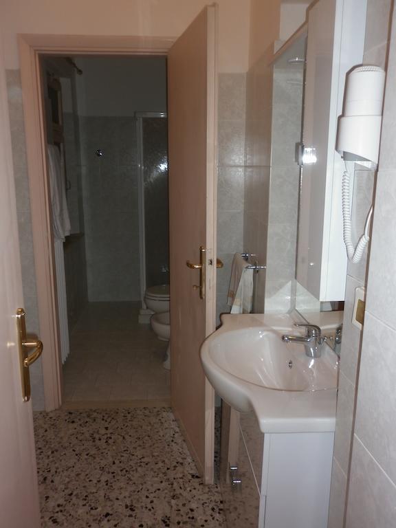 Hotel San Donnino Фиденца Номер фото