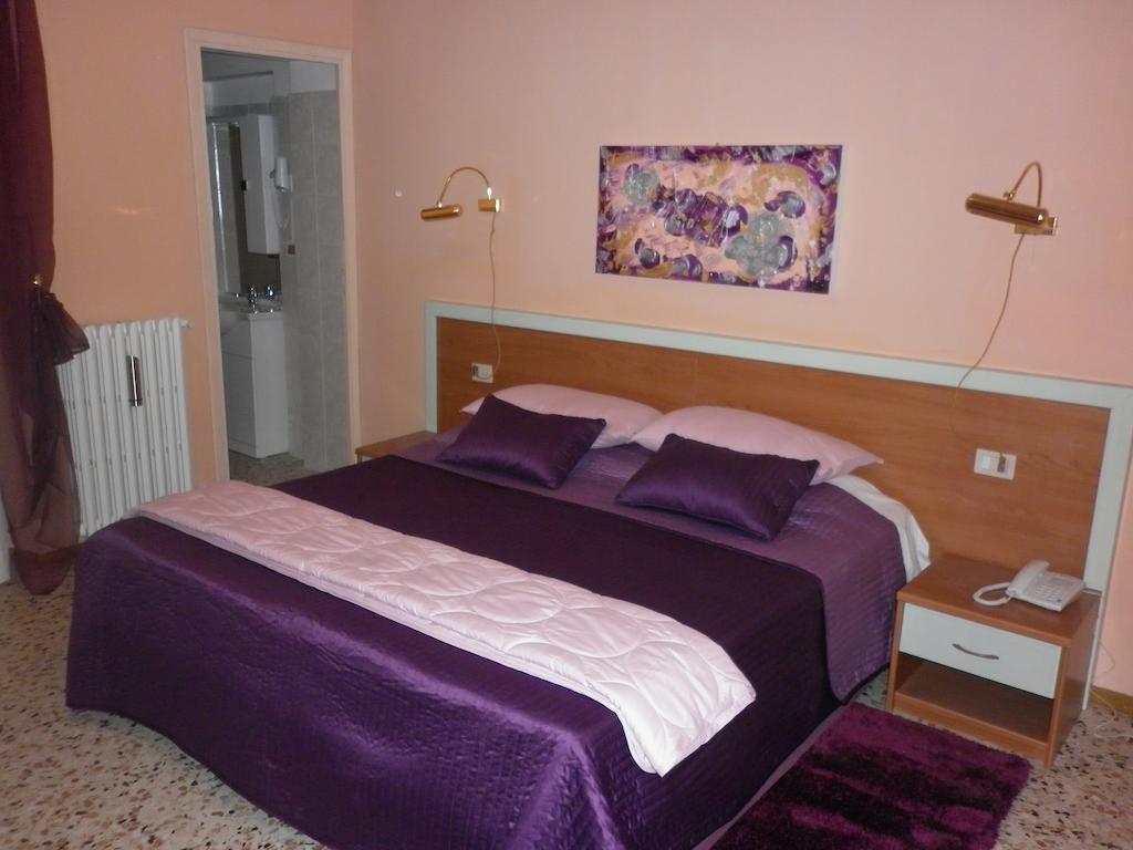 Hotel San Donnino Фиденца Номер фото
